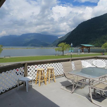 Harrison Village Motel Harrison Hot Springs Eksteriør bilde