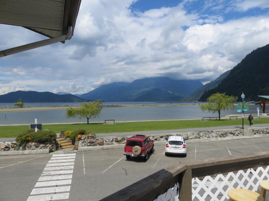 Harrison Village Motel Harrison Hot Springs Eksteriør bilde