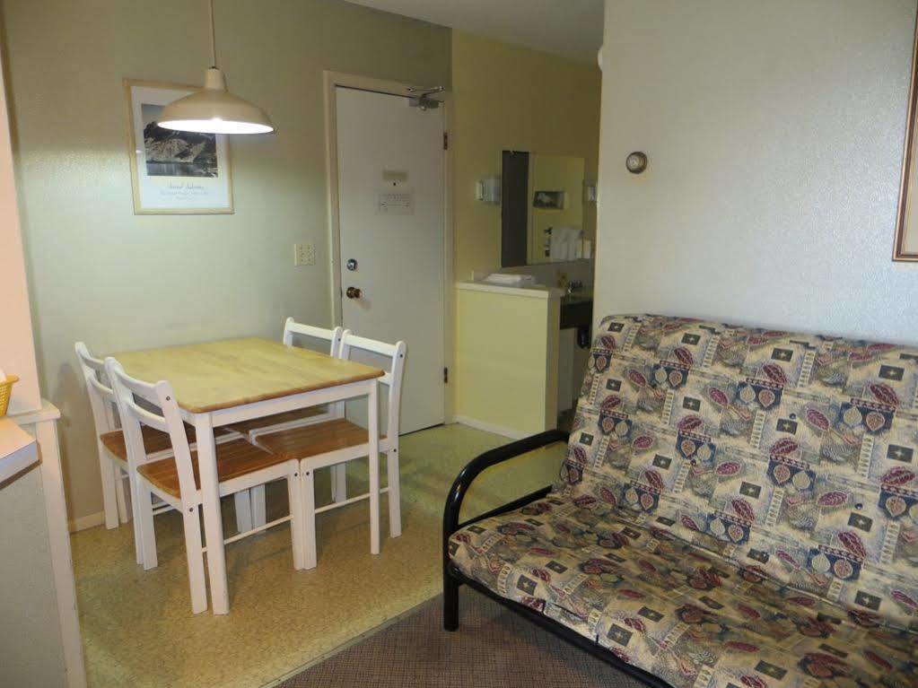 Harrison Village Motel Harrison Hot Springs Eksteriør bilde