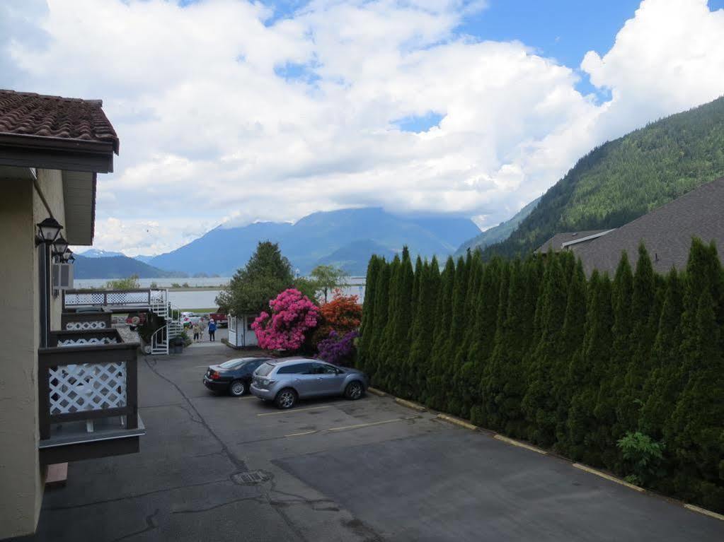 Harrison Village Motel Harrison Hot Springs Eksteriør bilde